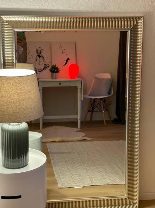 Schickes Apartment Mit Balkon In デュッセルドルフ エクステリア 写真