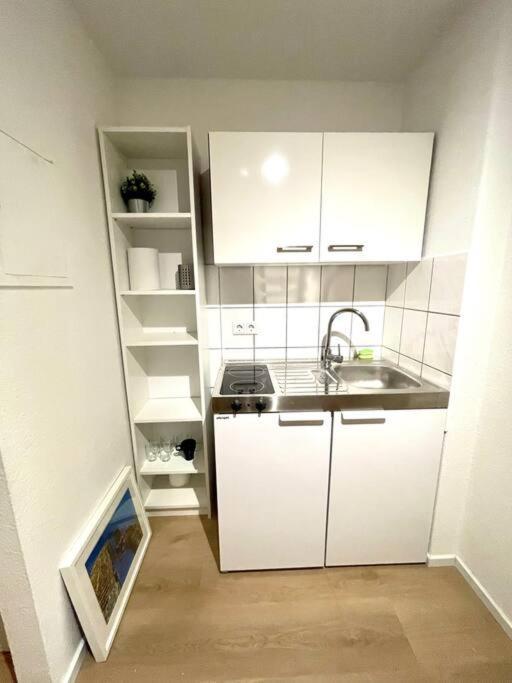 Schickes Apartment Mit Balkon In デュッセルドルフ エクステリア 写真